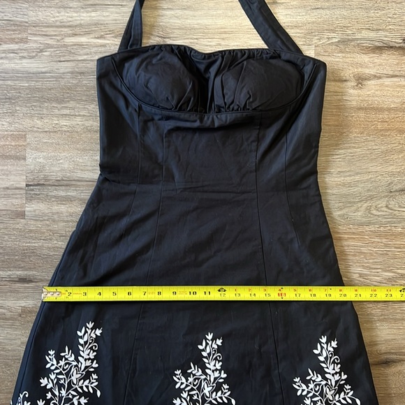 White House Black Market Black and White Strapless Halter Dress Size 6. - Picture 8 of 11